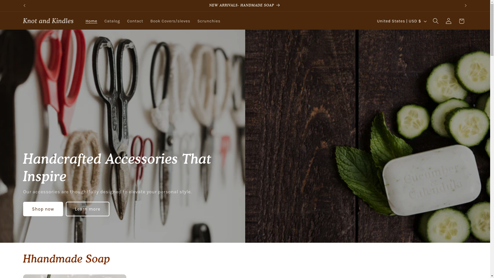 website screenshot of https://knotandkindles.com/
