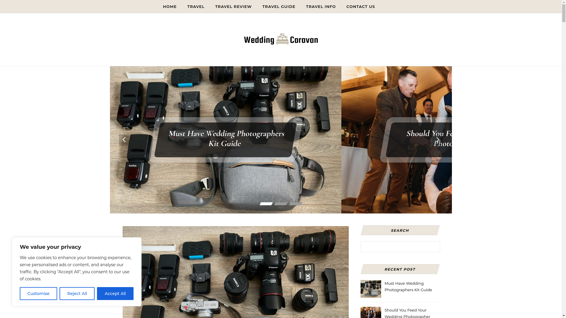 website screenshot of https://weddingcaravan.art/