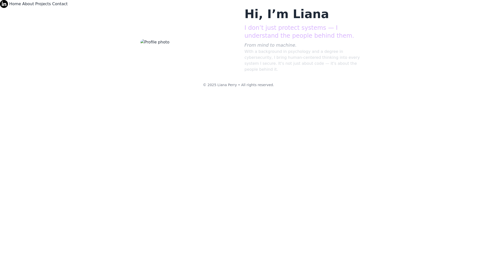 website screenshot of https://lianaperry.com/