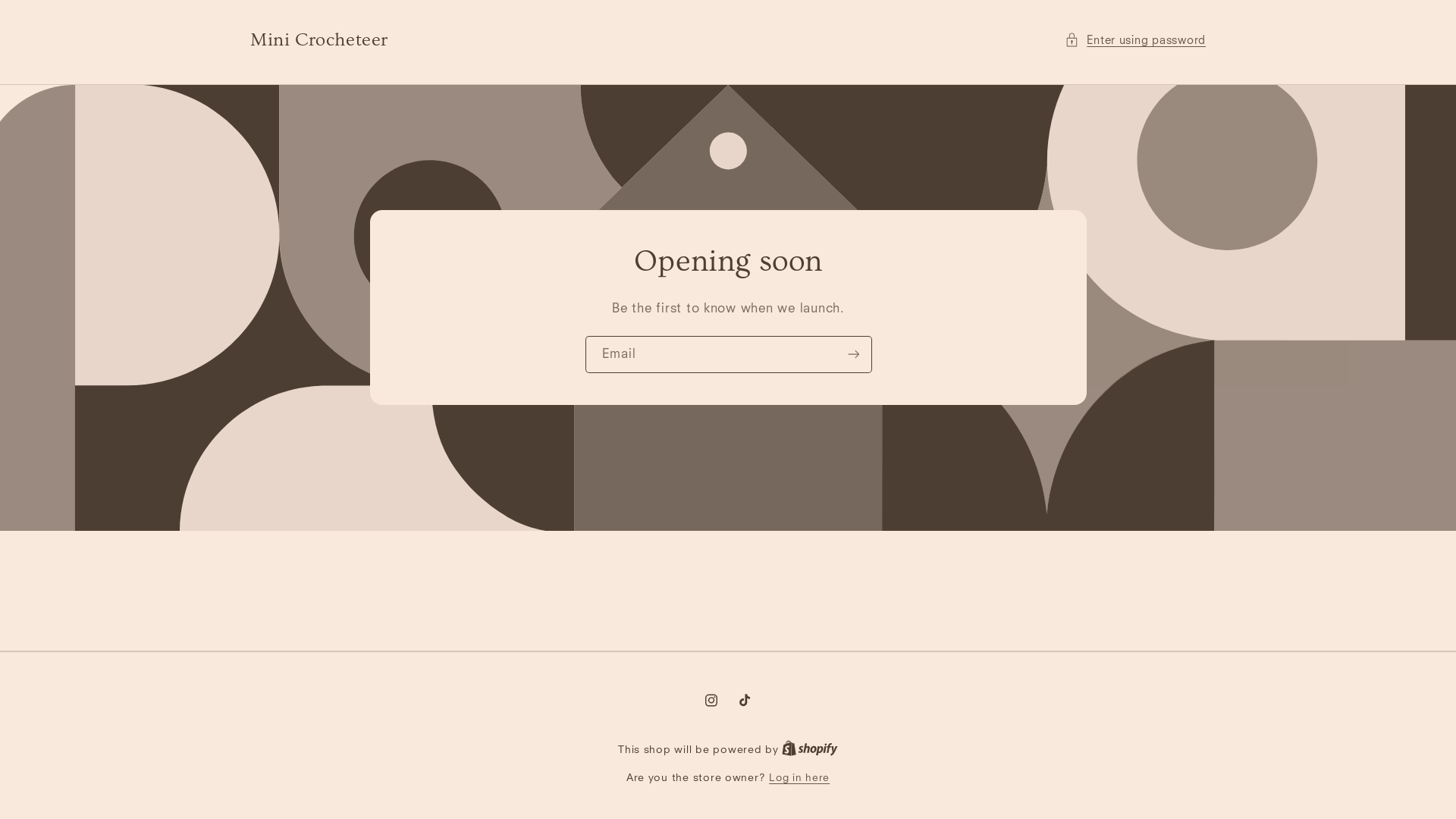 website screenshot of https://minicrocheteer.com/