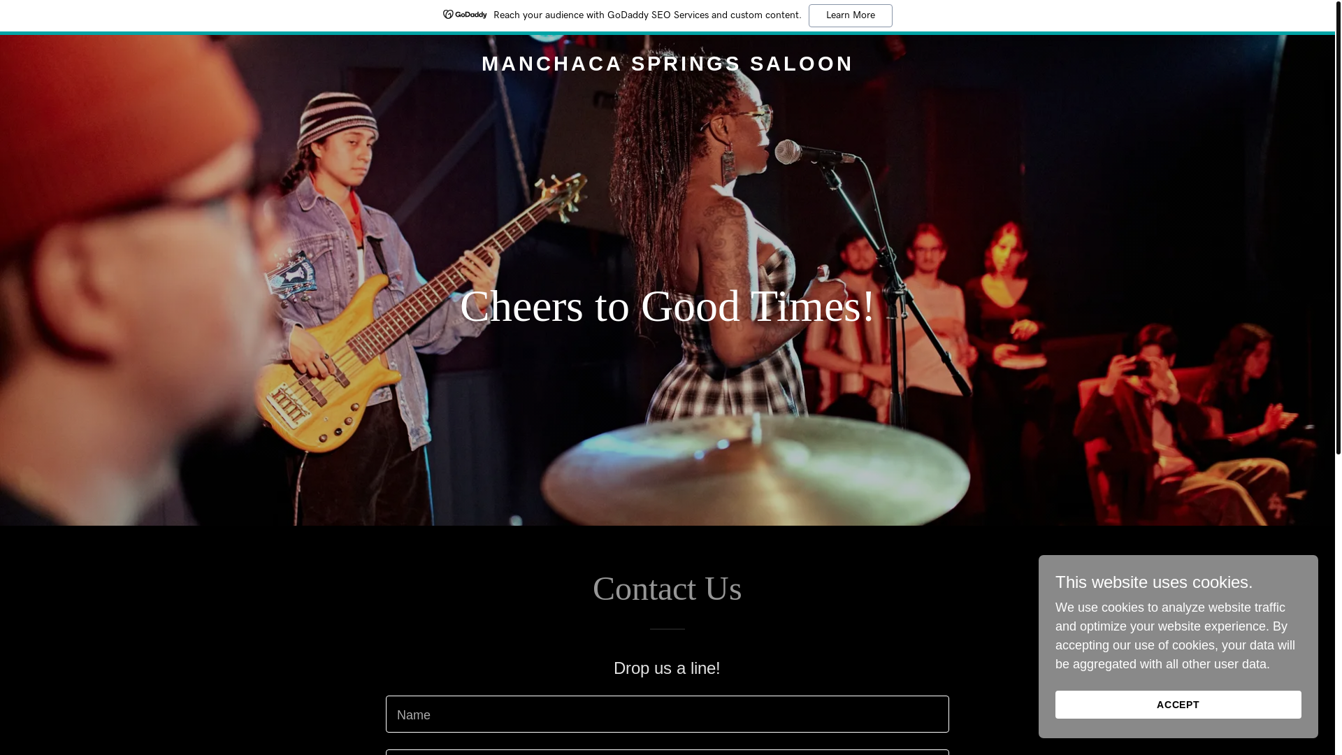 website screenshot of https://manchacasaloon.com/