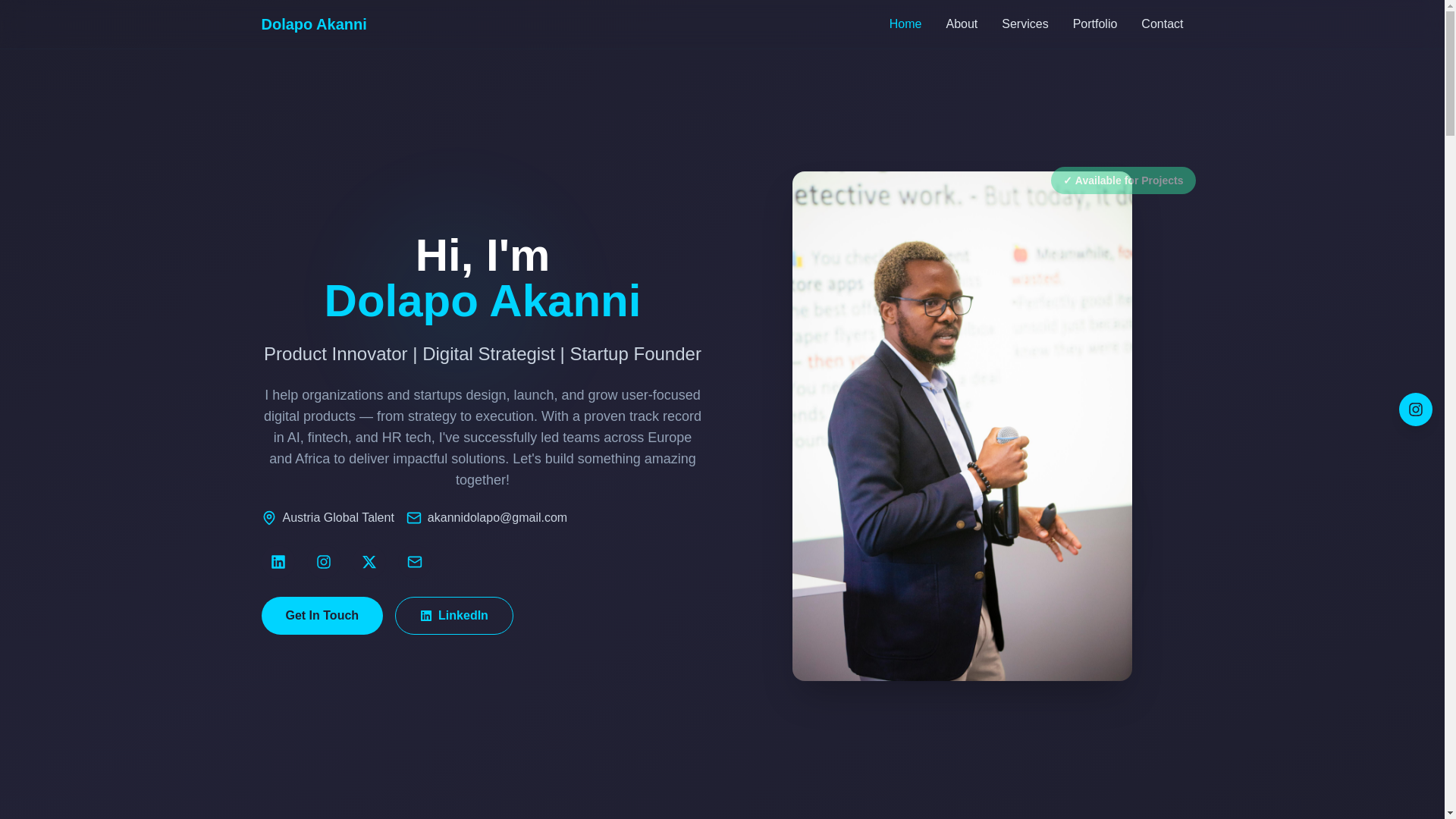 website screenshot of https://dolapoakanni.at/