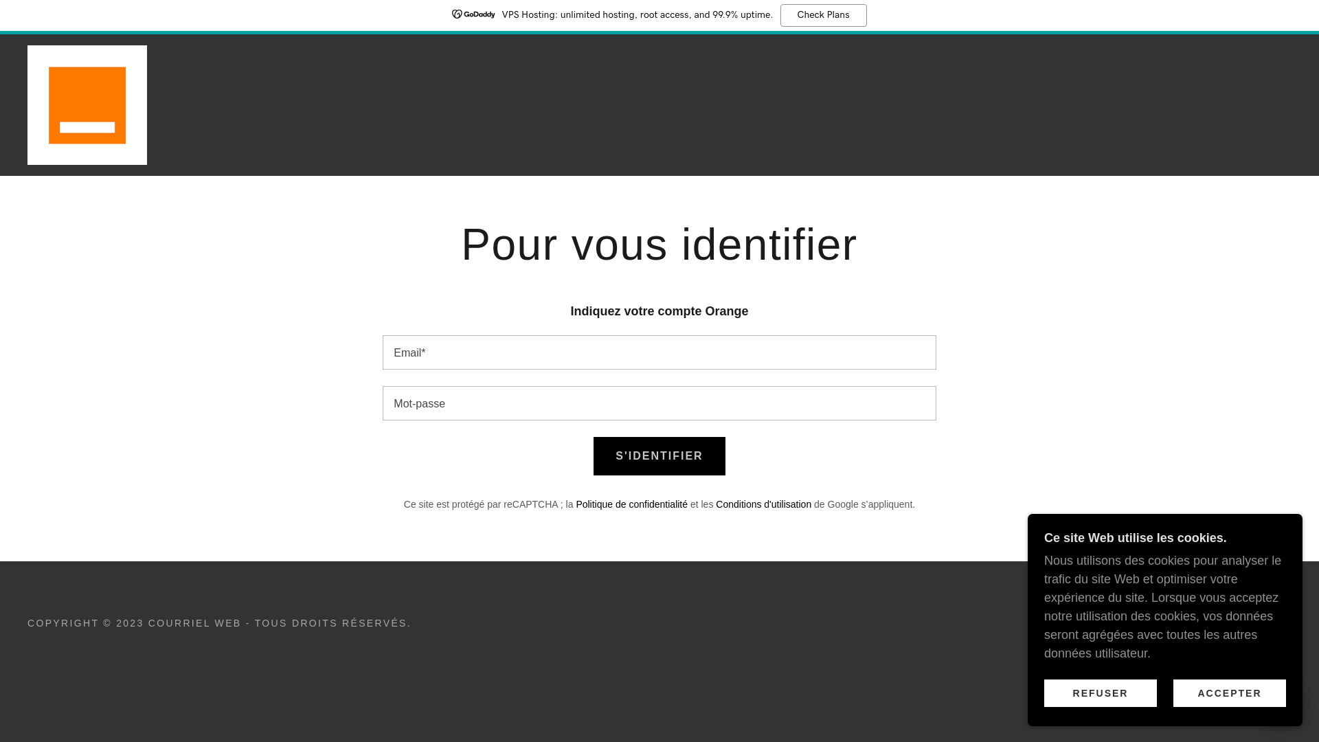 website screenshot of https://courrielweb7.godaddysites.com/