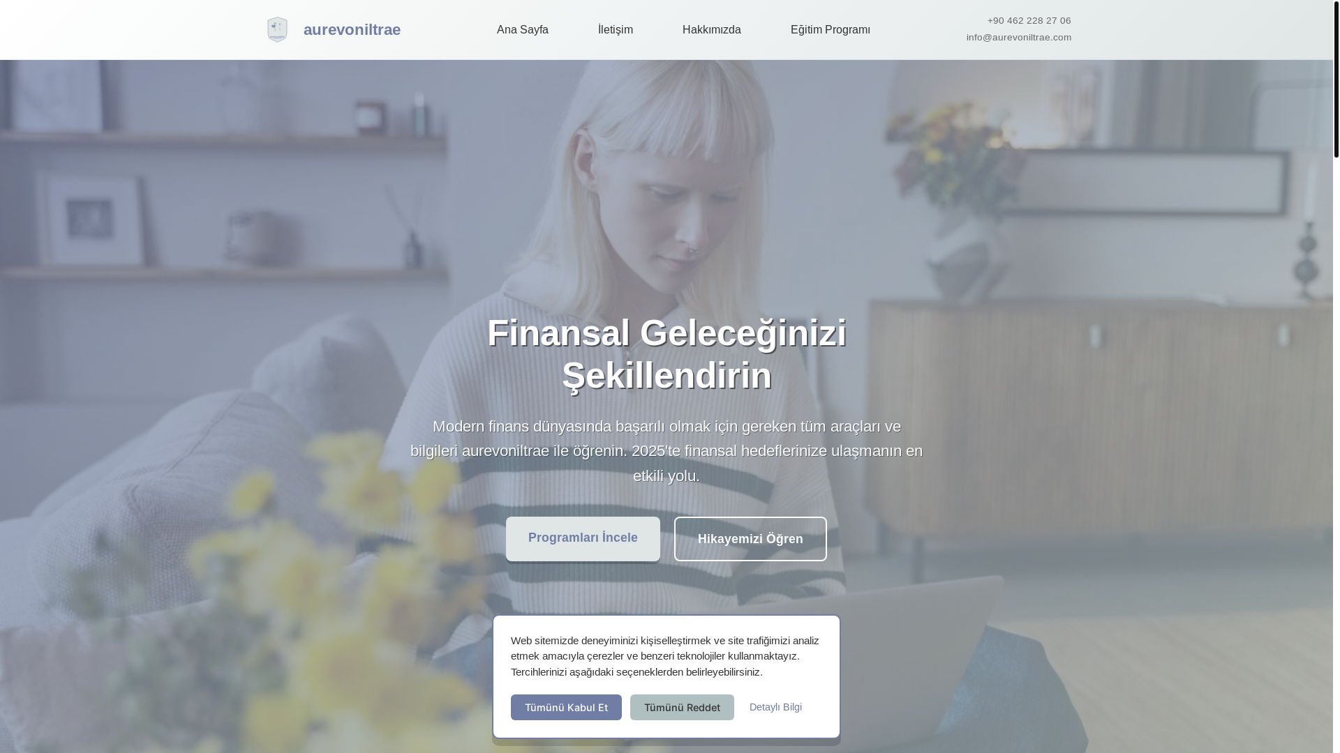 website screenshot of https://aurevoniltrae.com/