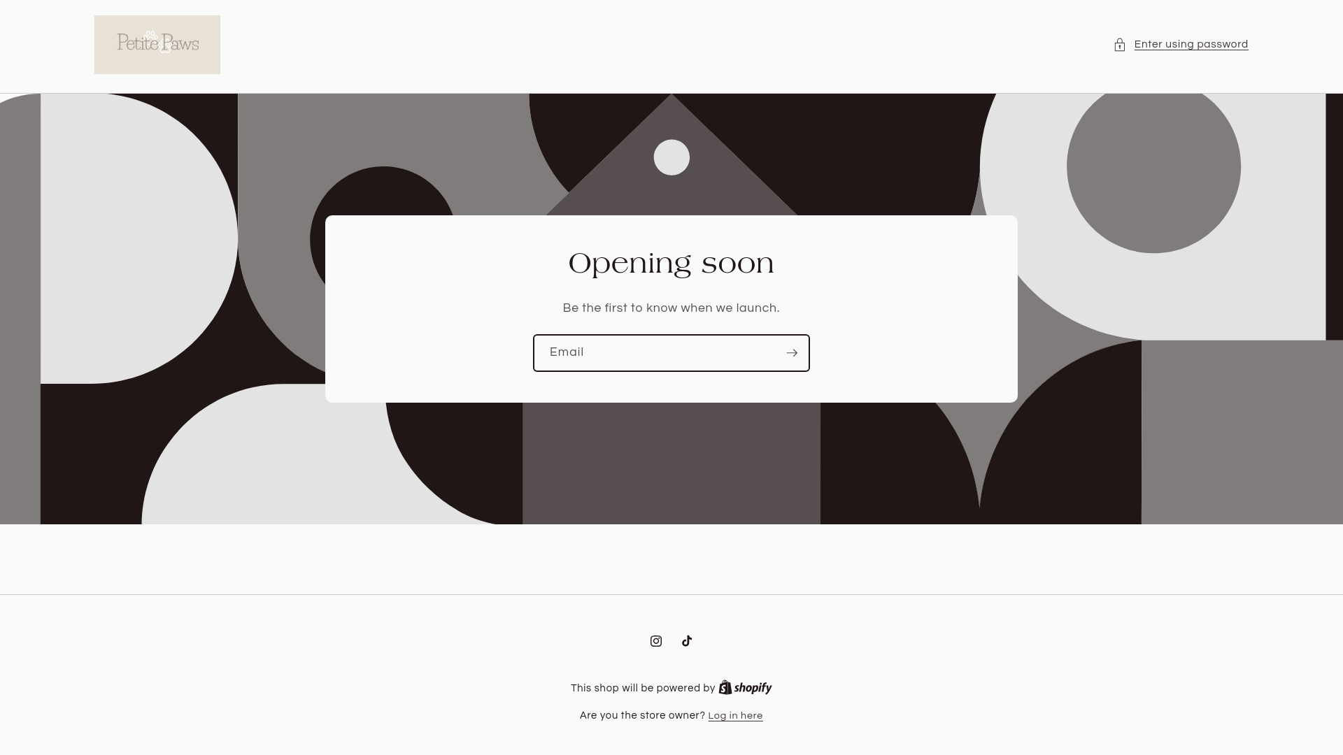website screenshot of https://petitepaws.eu/
