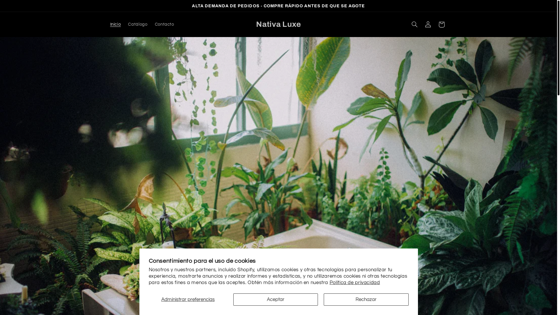 website screenshot of https://nativaluxe.com/