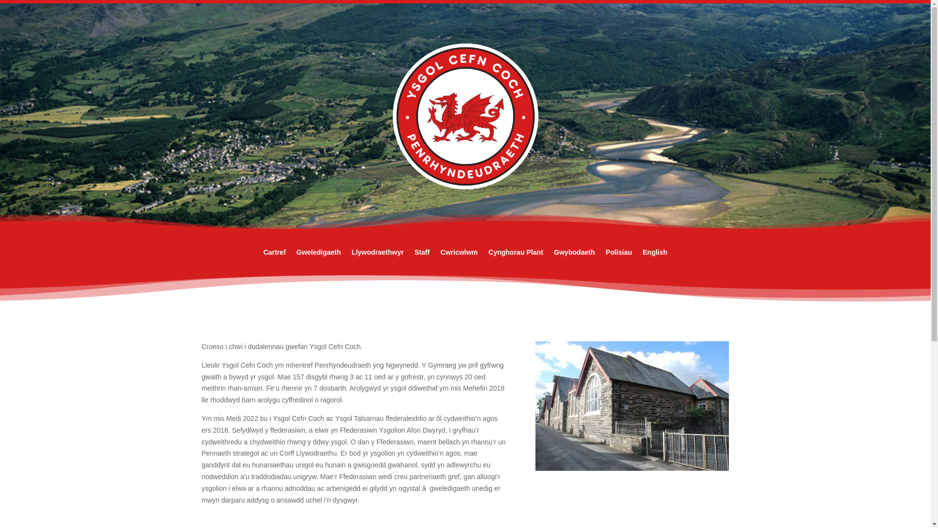 website screenshot of https://ysgolcefncoch.cymru/