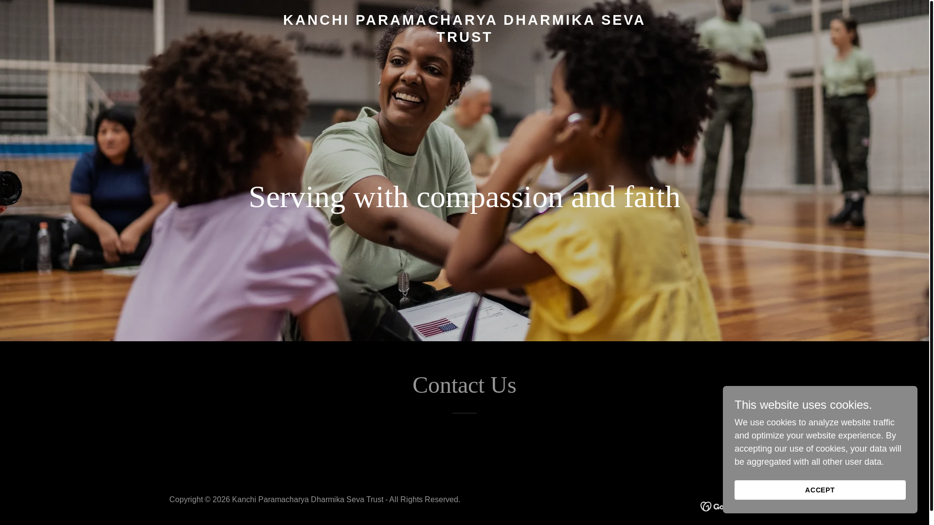 website screenshot of https://paramacharyatrust.org/