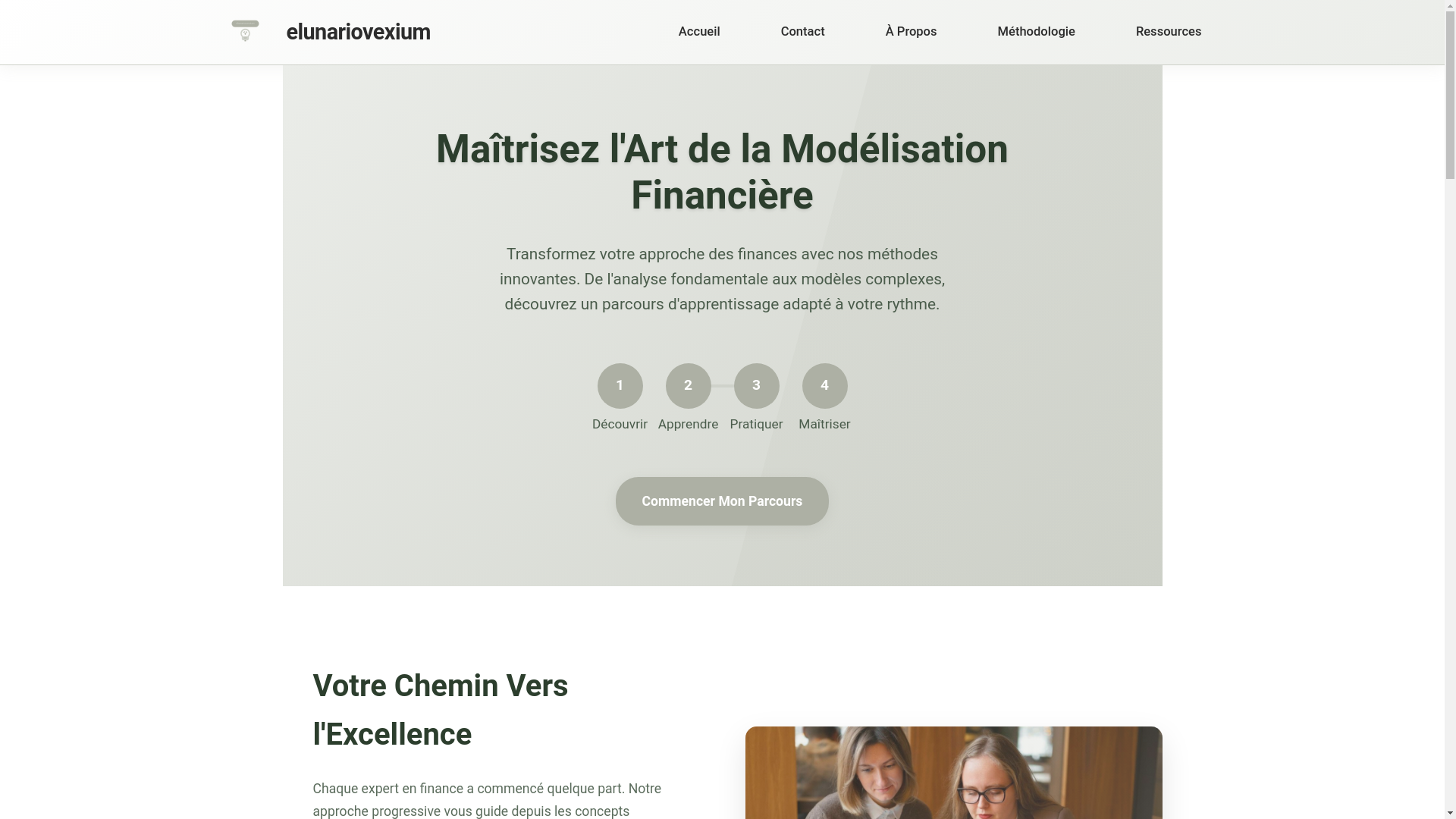website screenshot of https://elunariovexium.com/