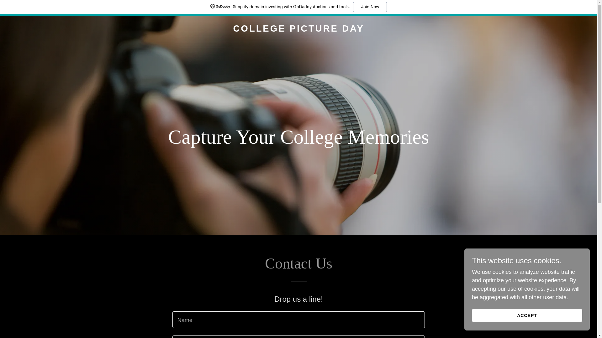 website screenshot of https://collegepictureday.com/