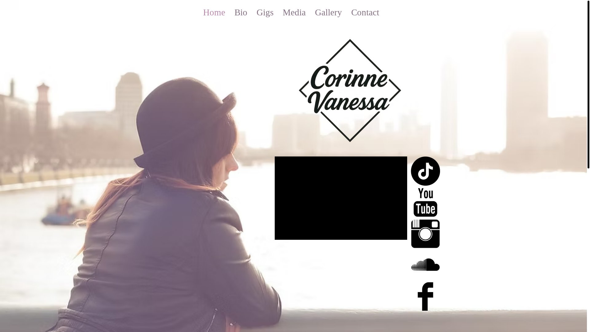 website screenshot of https://corinnevanessamusic.com/